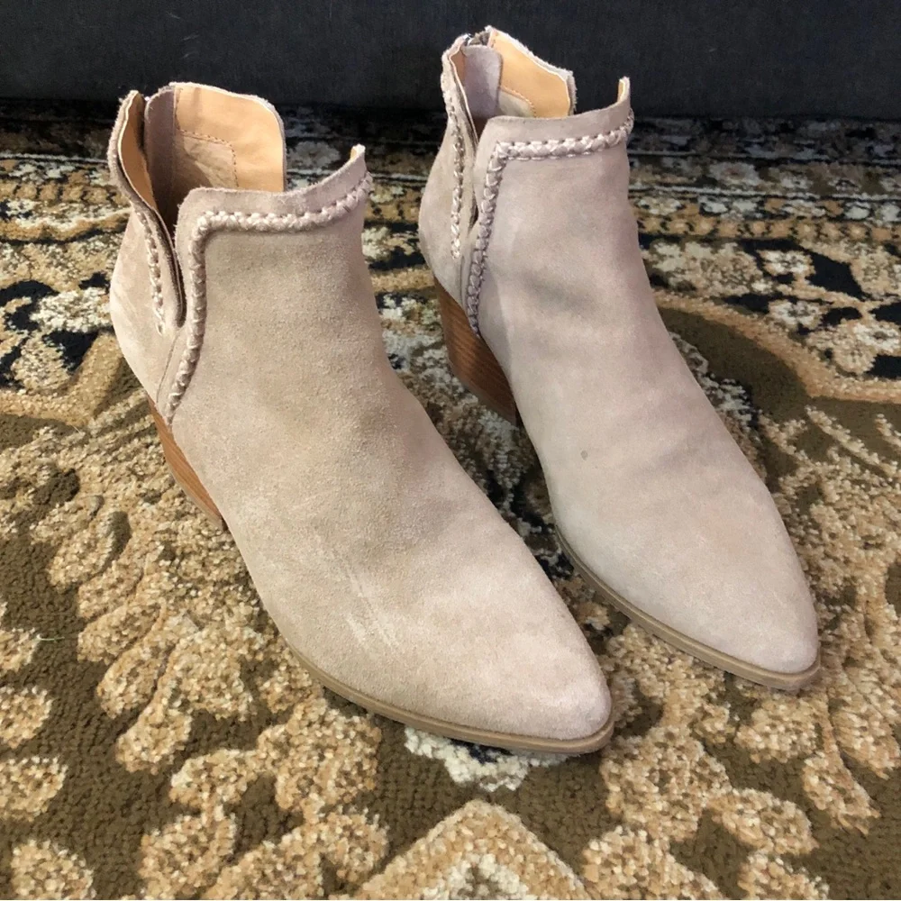 Dolce vita Suede Ankle Booties Women’s Heel Boots Size 9.5